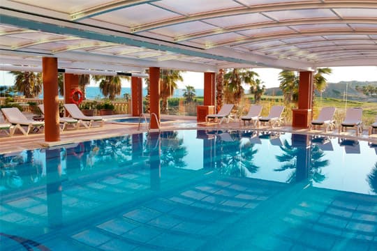 hotel-playa-golf-sitges-piscina-cubierta